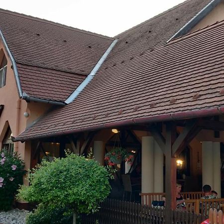 Korona Panzio Bed and Breakfast Balatonberény Buitenkant foto