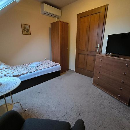 Korona Panzio Bed and Breakfast Balatonberény Buitenkant foto