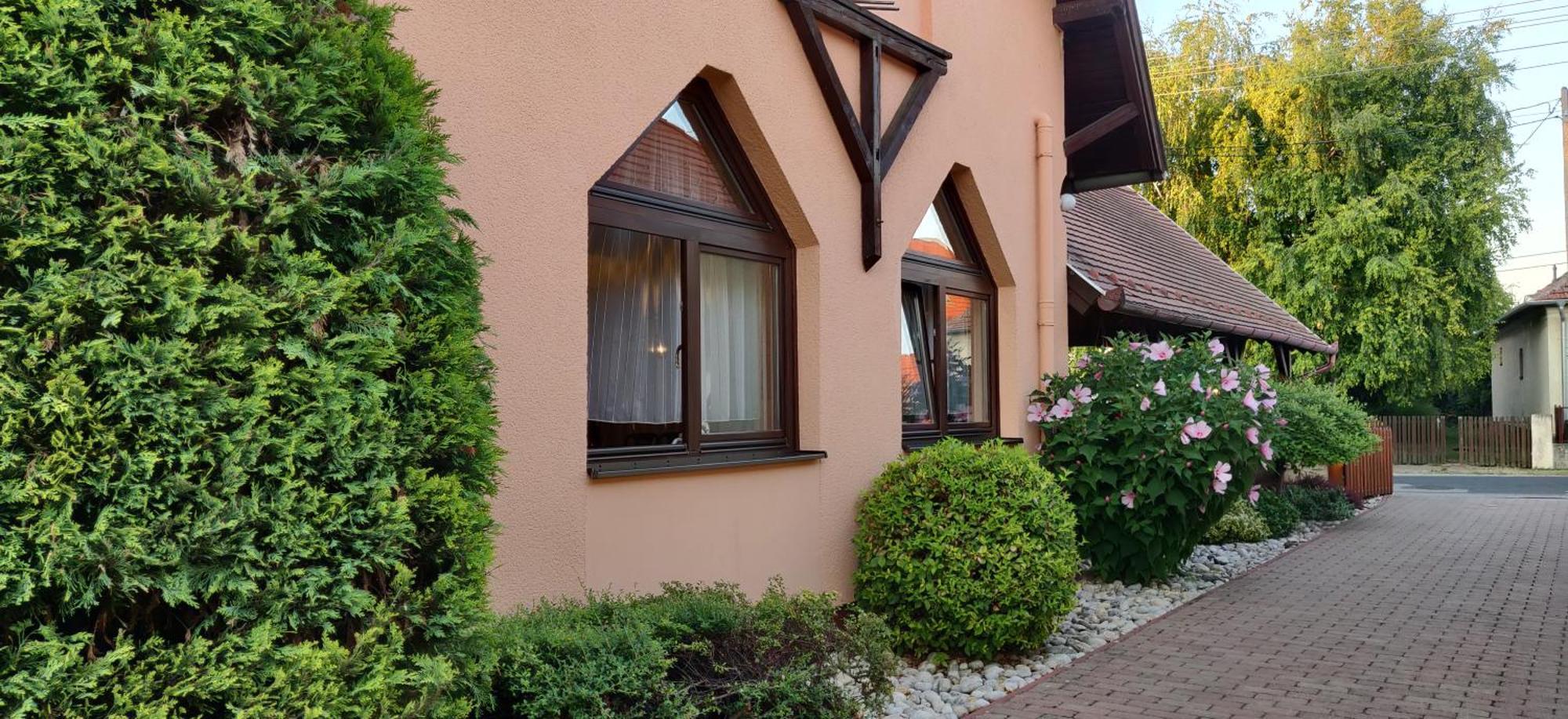 Korona Panzio Bed and Breakfast Balatonberény Buitenkant foto