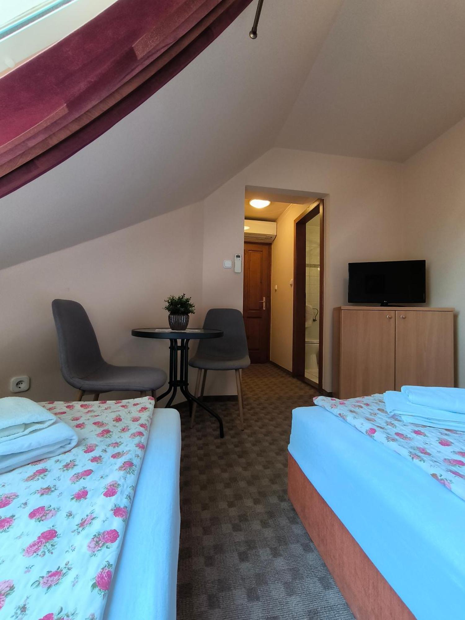 Korona Panzio Bed and Breakfast Balatonberény Buitenkant foto