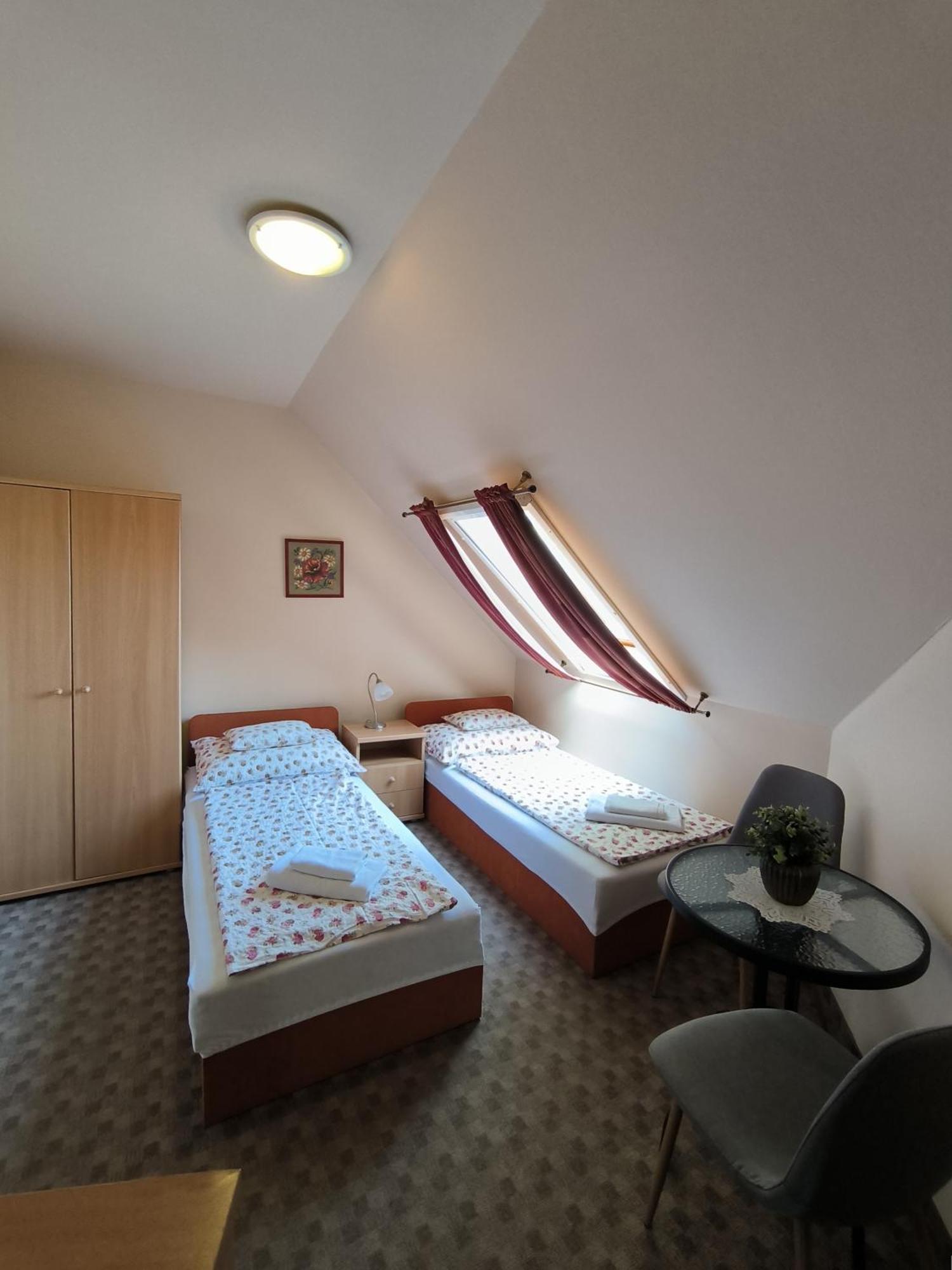Korona Panzio Bed and Breakfast Balatonberény Buitenkant foto