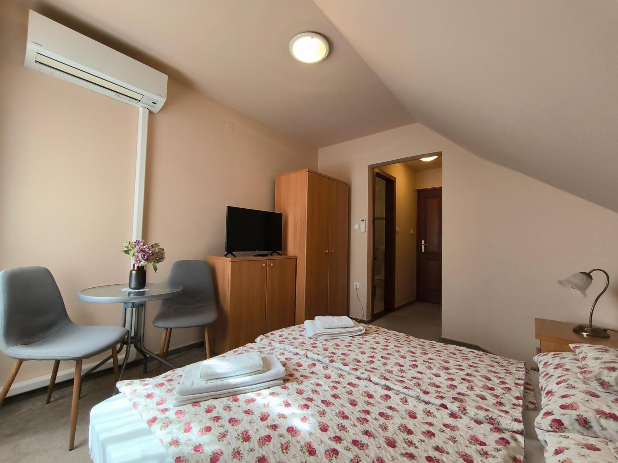 Korona Panzio Bed and Breakfast Balatonberény Buitenkant foto