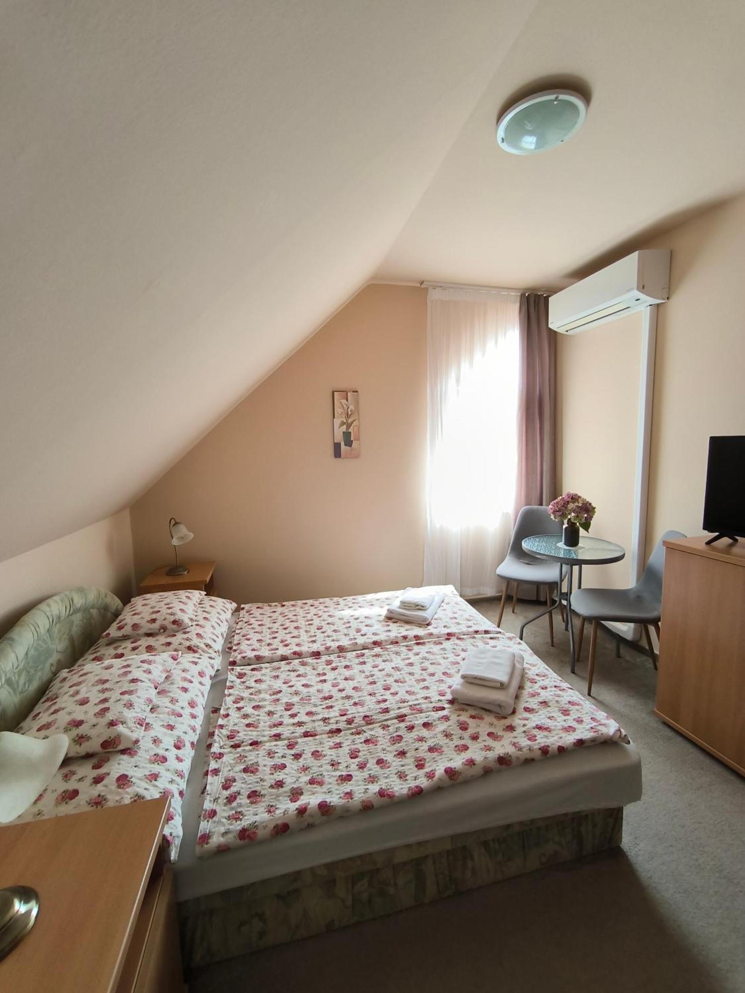 Korona Panzio Bed and Breakfast Balatonberény Buitenkant foto